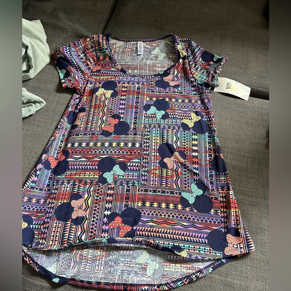 *New* LuLaRoe XS Minnie Mouse shirt